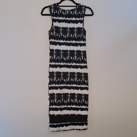 Womens Dresa - Picture 2 of 4